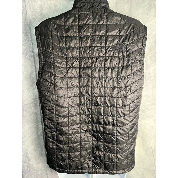 The North Face Men’s Small Black Quilted Vest Lightweight Zip Front Outdoor - Picture 3 of 6